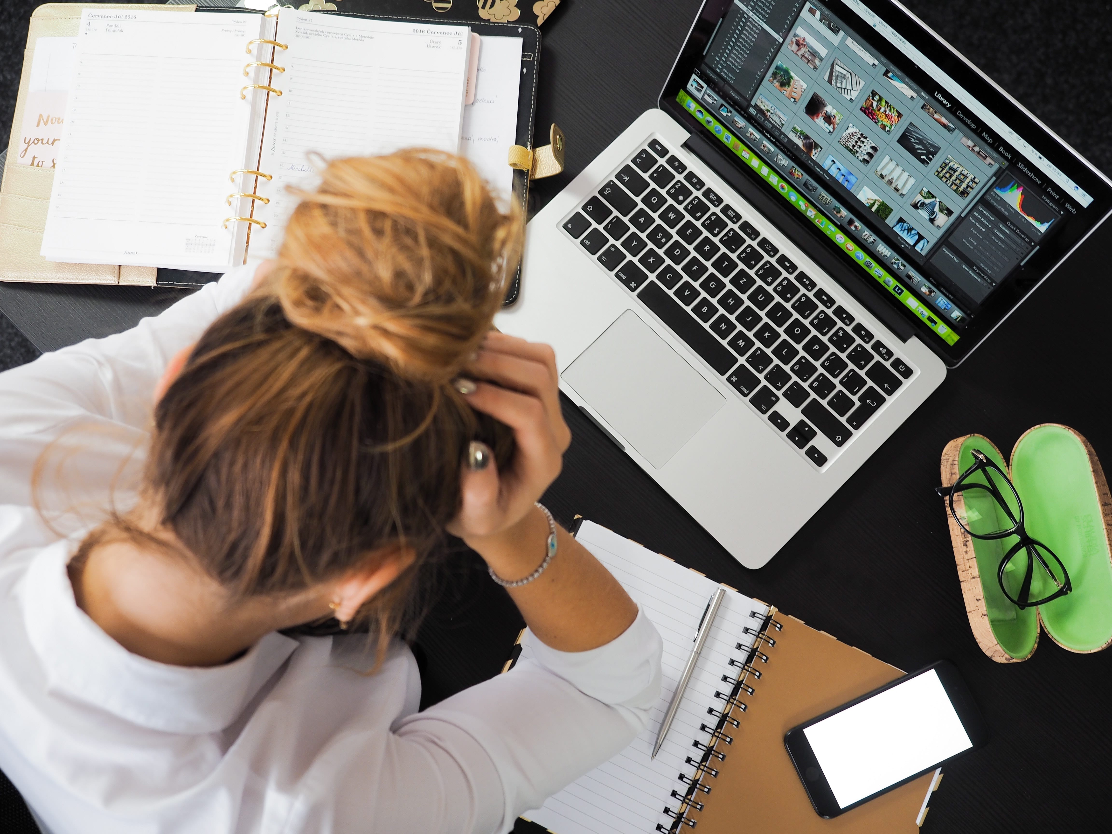 stressed-worker-at-work-desk
